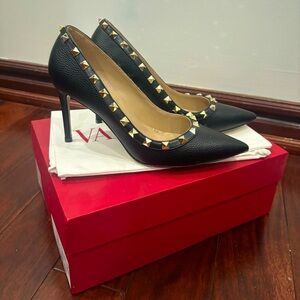 Black leather rock stud heels 8